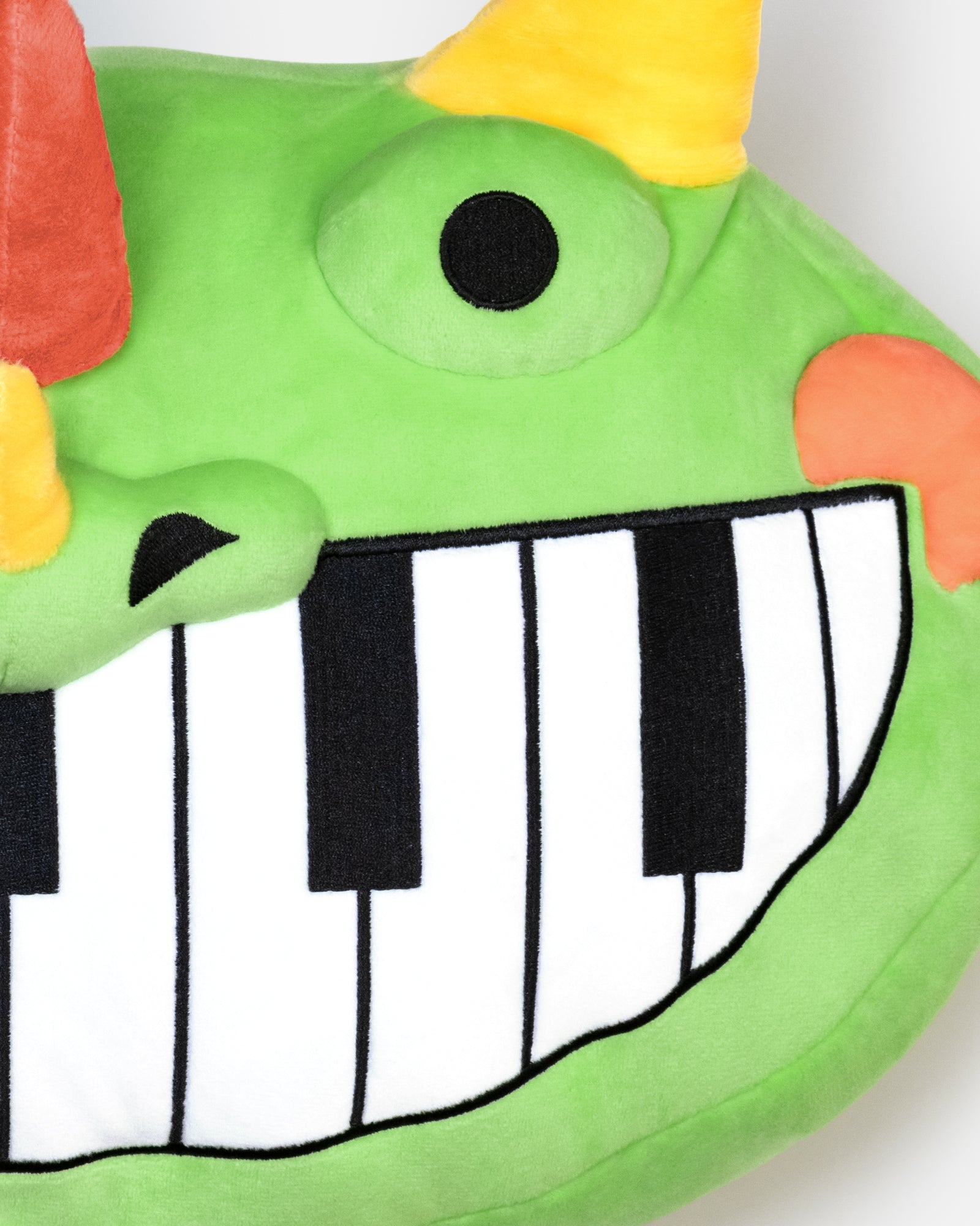 PoppyPlaytime_PianosaurusPillow_Detail_1